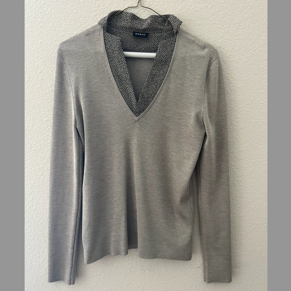 Akris Women's lightweight sweater, heather tan with collar, US 8 (FR 40)